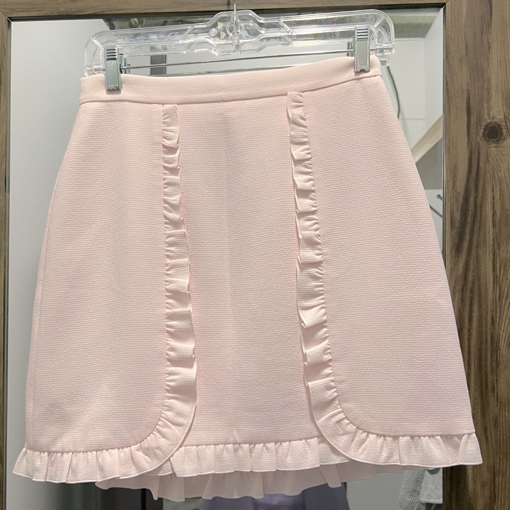 NWT Club Monaco Lily Pink Fonya Mini Skirt with Ruffle detail Size 4
